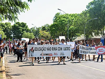 Paralisação contra programa Future-se reúne comunidade da Universidade Federal de Mato Grosso do Sul