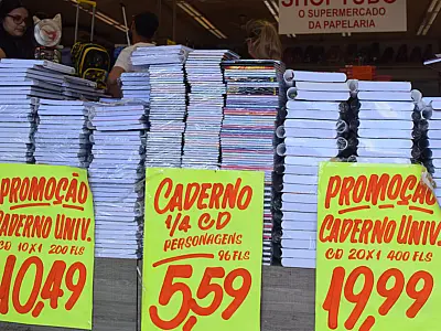 Variação nos preços de material escolar chega a 433% na Capital