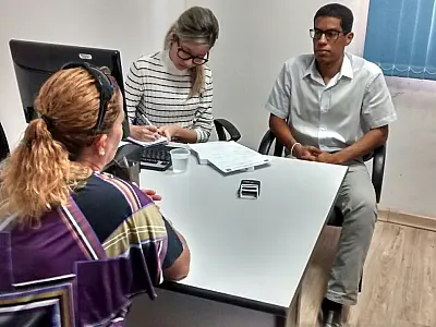 Alunos de Direito da UFMS oferecem orientação trabalhista na Superintendência Regional do Trabalho