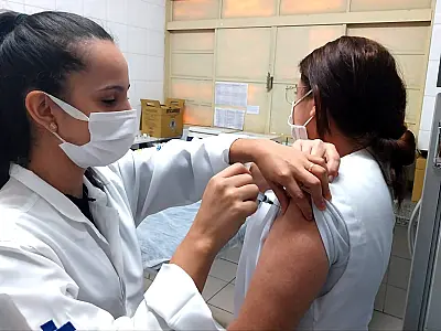 Variantes Ômicron e Delta ocasionam óbitos por Covid-19 em Campo Grande