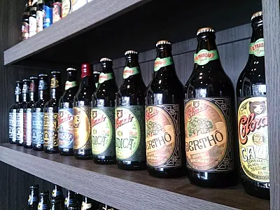 Cervejeiros incentivam consumo de variedades artesanais em Campo Grande