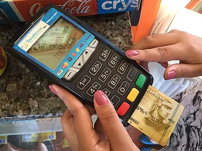 Cartão de crédito provoca endividamento das famílias em Campo Grande