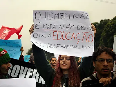 Brasil: pátria não-educadora