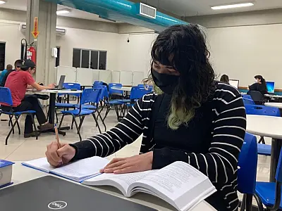 Universidade Estadual destina cotas para candidatos travestis e transexuais em Mato Grosso do Sul