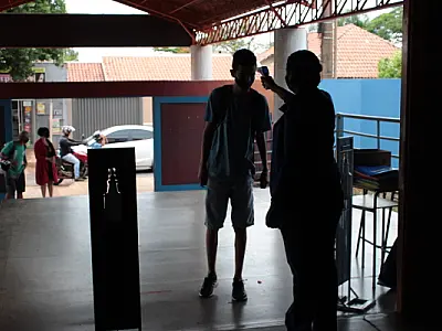 Conselho Tutelar notifica pais e responsáveis que deixaram de assinar termo escolar