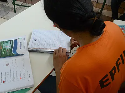 Presidiários usam o Enem para concluir o Ensino Médio