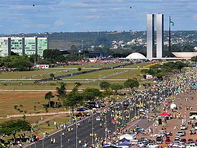 Uma suposta polarização política