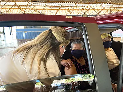 Campo Grande é pioneira na aplicação da terceira dose da vacina contra a Covid-19